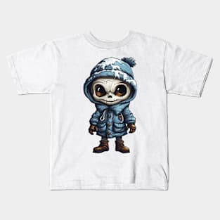 Spooky figure of a skull in a mask wearing a cloak, perfect for Halloween, covered with snow ! Kids T-Shirt